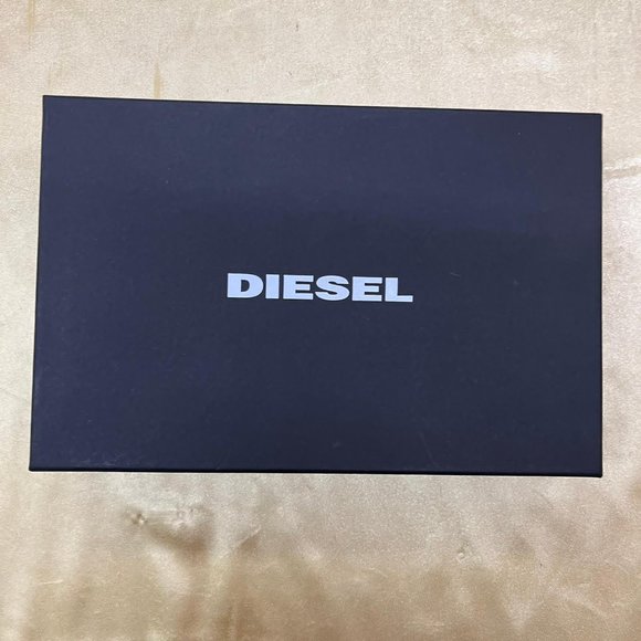 NWT Diesel 1 pc Inagaua New Granato Loop Wallet - Picture 2 of 7